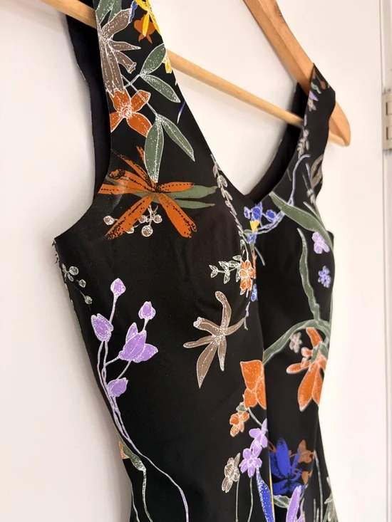 KNIX BLACK FLORAL PRINT LUXELIFT TANK TOP WITH CUPS, MEDIUM - Picture 7 of 8